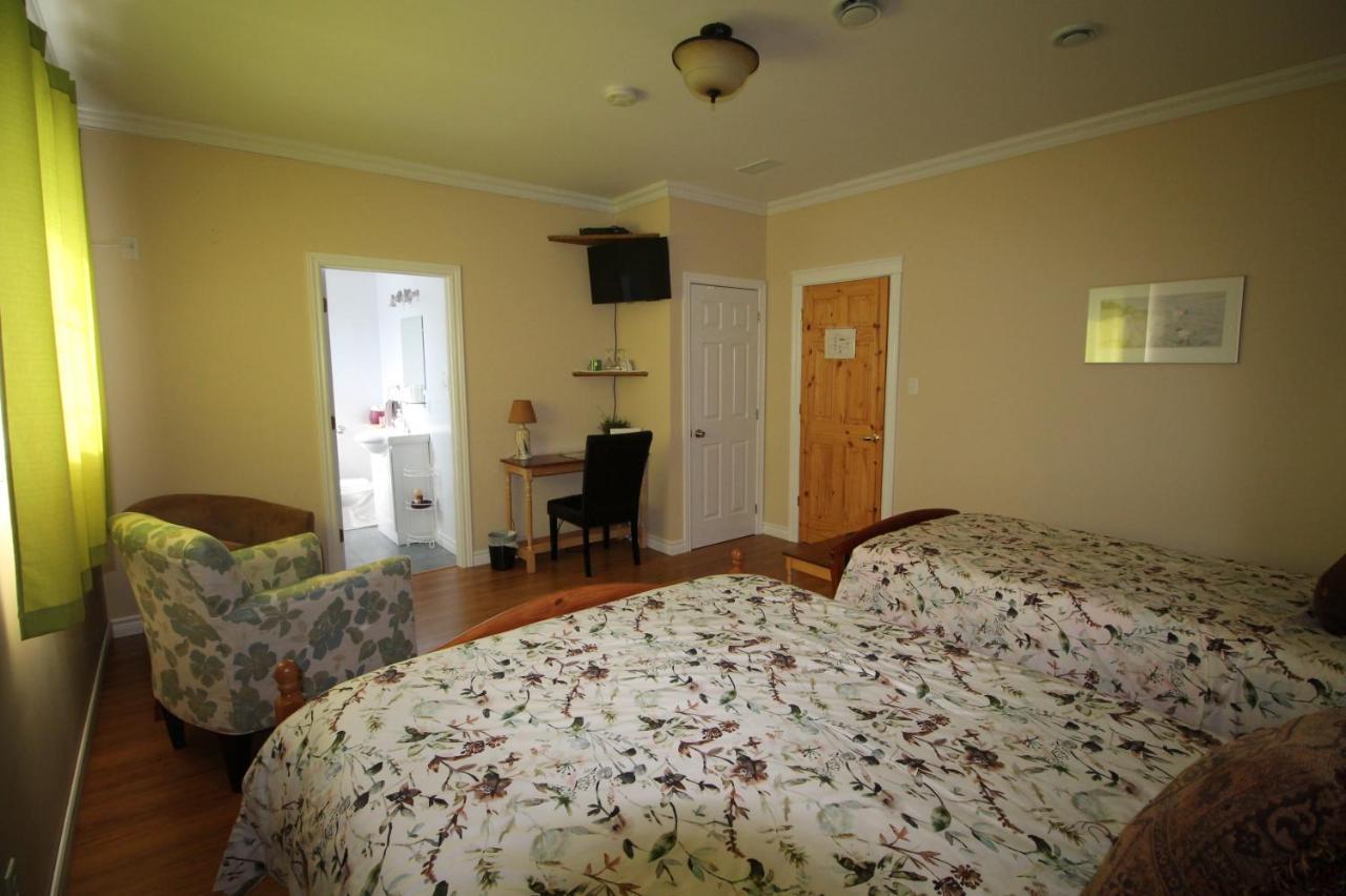The Fiddle And The Sea Bed And Breakfast Port Hood Exterior photo